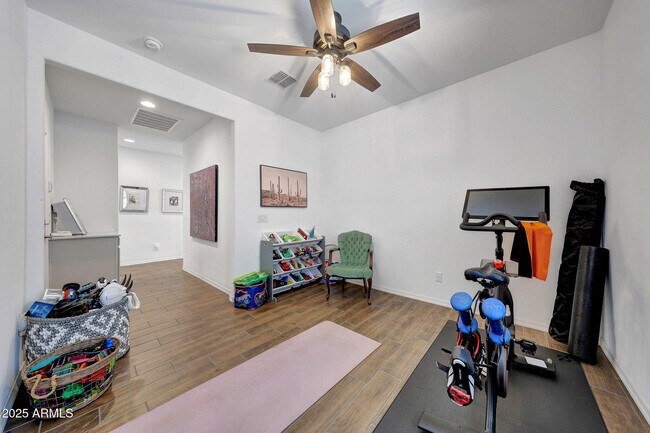 Building Photo - 2306 E Branham Ln