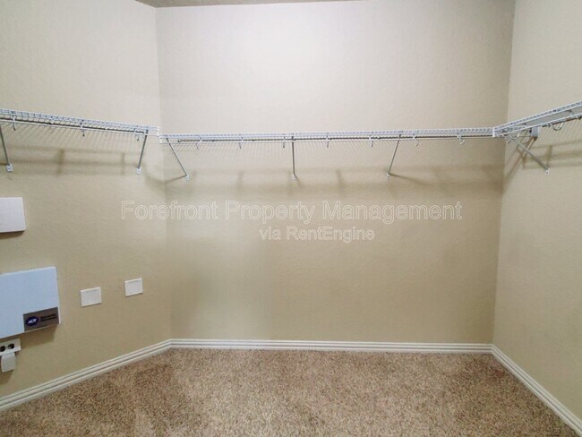 Building Photo - 11927 Jasmine Way