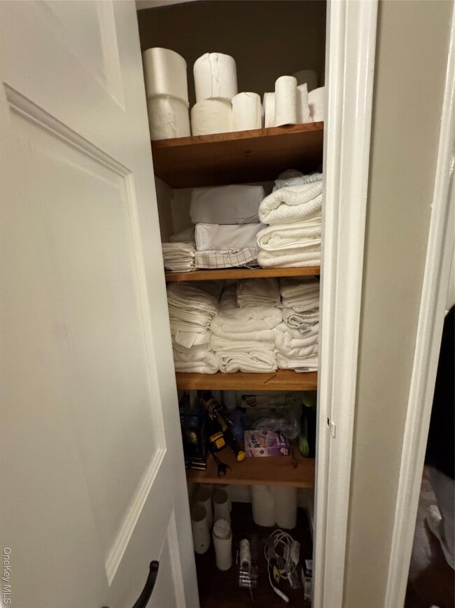 Building Photo - 753 Clarence Ave