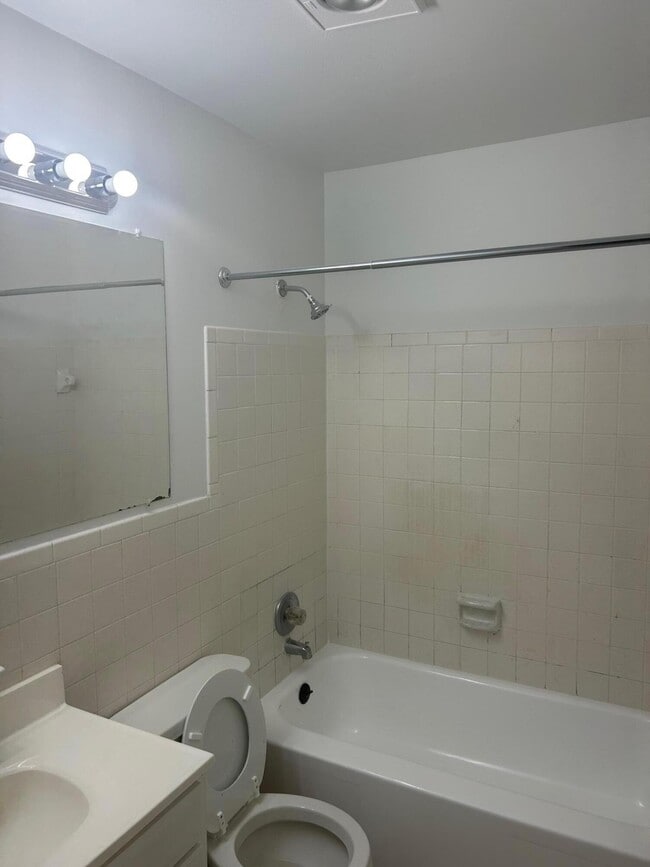 Building Photo - 2349 NE Rustic Way