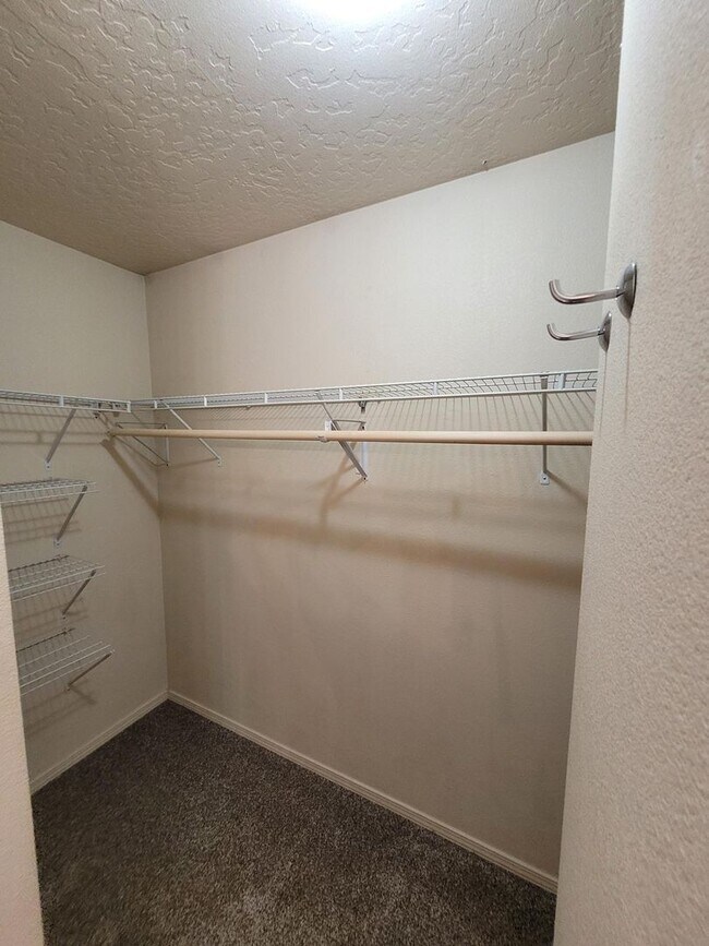 Building Photo - 4450 N Mooney Falls Way