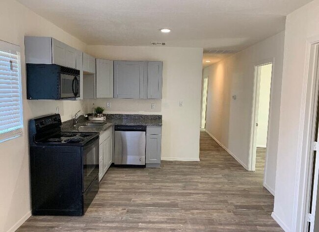 Building Photo - --MadisonSt