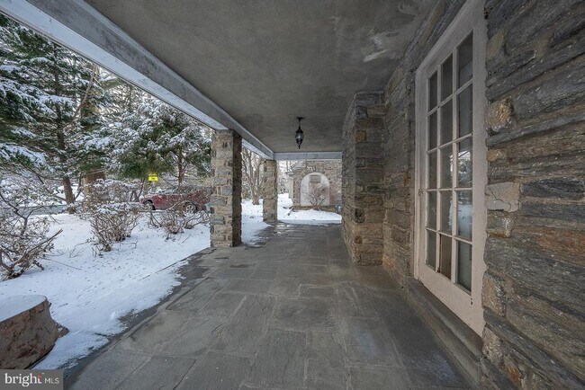 Building Photo - 625 Chelten Hills Dr