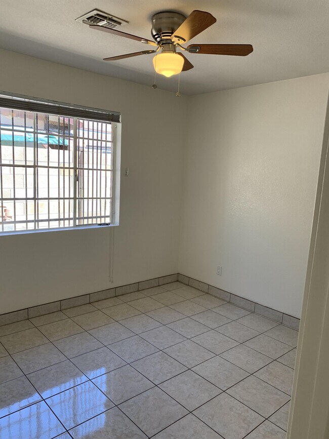 Building Photo - 3313 W Campbell Ave