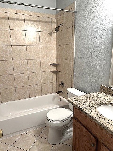 Building Photo - 525 Waterview Dr