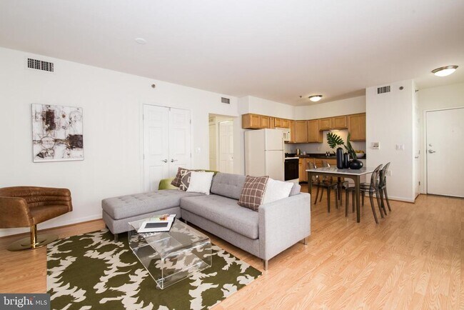 Building Photo - 1030 N 2nd St