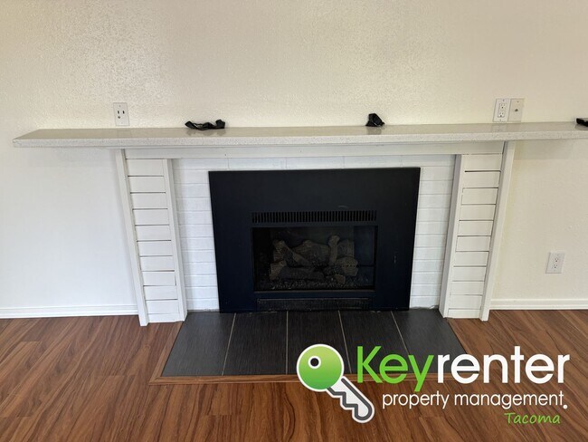 Building Photo - Beautiful 4-Bedroom Rambler in a Desirable...