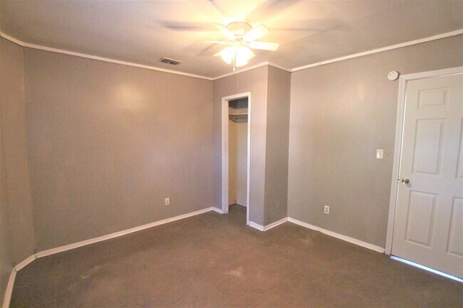 Building Photo - Coming Soon: 2 Bedroom, 1 Bath (Plus Bonus...