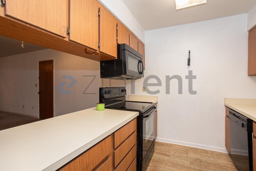 Building Photo - 6722 NW 113th Ln