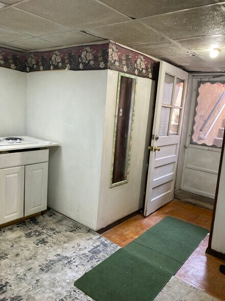 Wrong pic see 1st 15 photos - 764 Lenore Ln