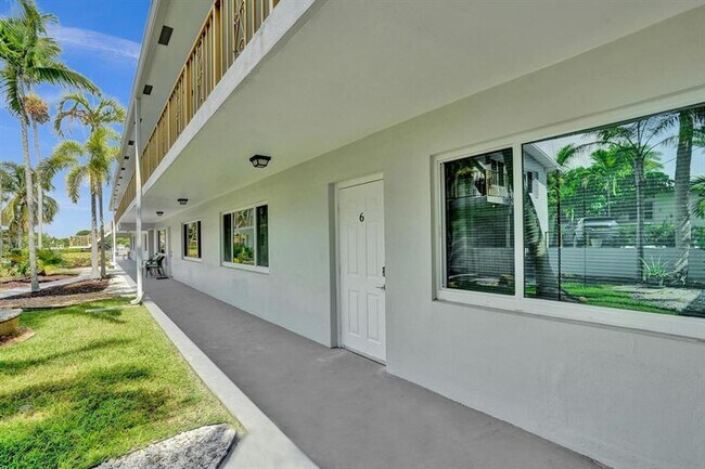 Building Photo - 1821 Middle River Dr