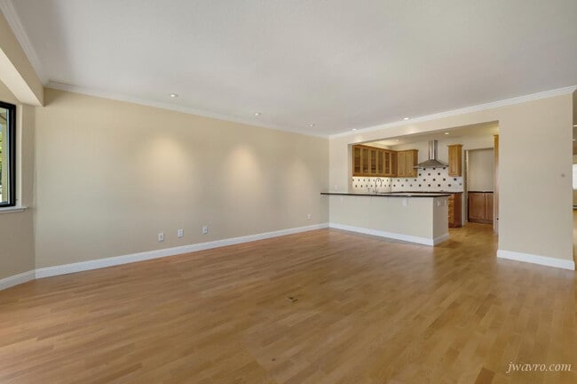 Building Photo - 383 Lombard St