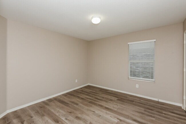 Building Photo - 1924 Kittredge Way