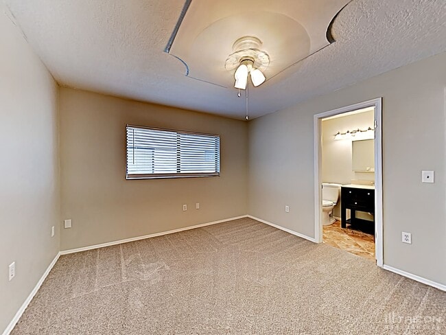 Building Photo - 8017 Lansing Dr
