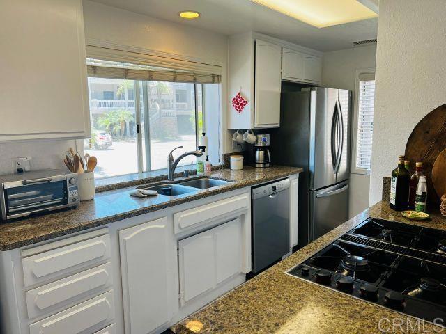 Building Photo - 2520 Navarra Dr
