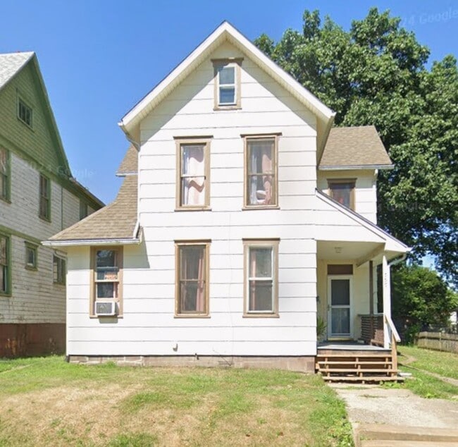 Building Photo - 757 S Freedom Ave