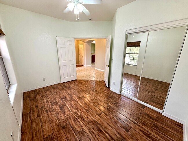 Building Photo - 2116 Roy Rogers Way