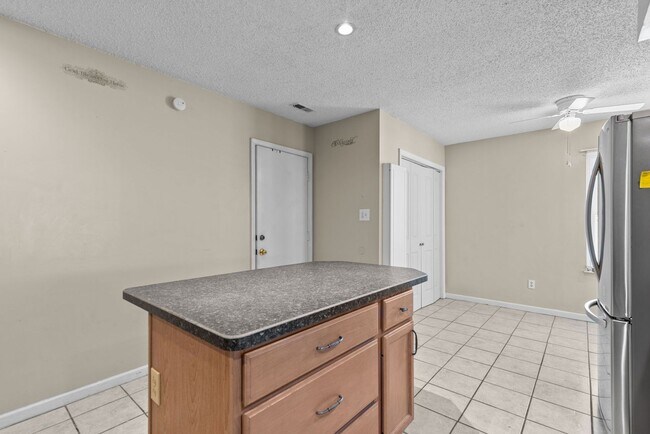 Building Photo - Charming 3-Bedroom Ranch in Quiet Chesapeake Cul-de-Sac