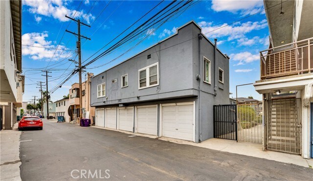 Building Photo - 1250 E 1st St