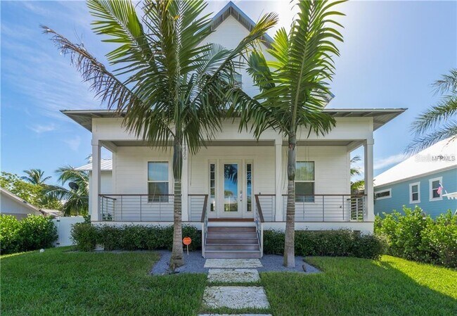 Building Photo - 580 Broadway St