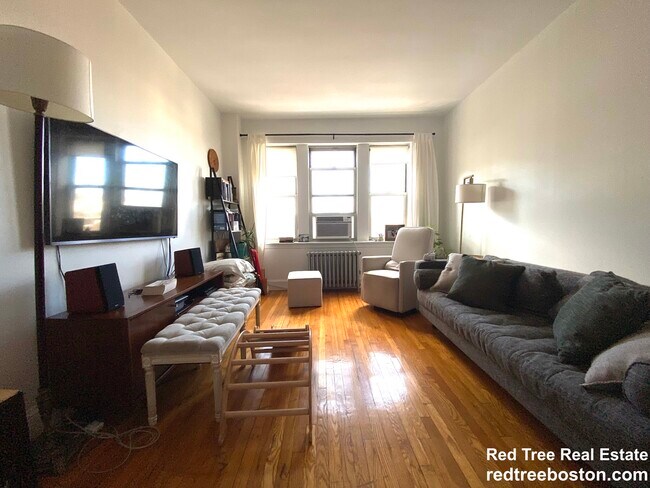 Building Photo - 28 Colborne Rd