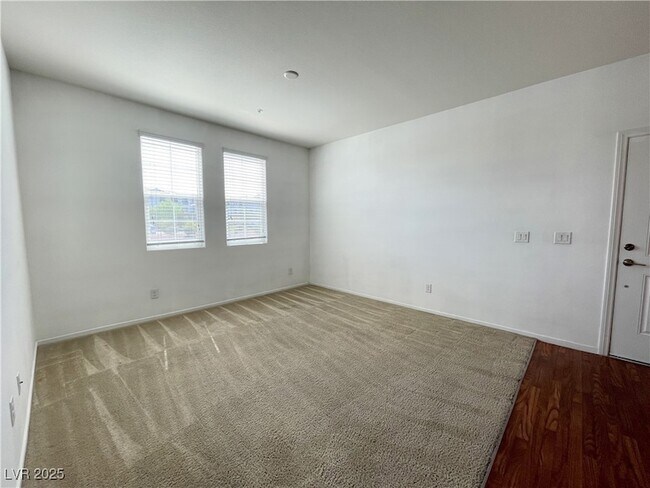 Building Photo - 50 Aura de Blanco St