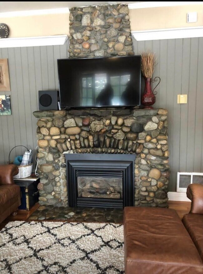 Building Photo - 15075 Sidney Rd SW