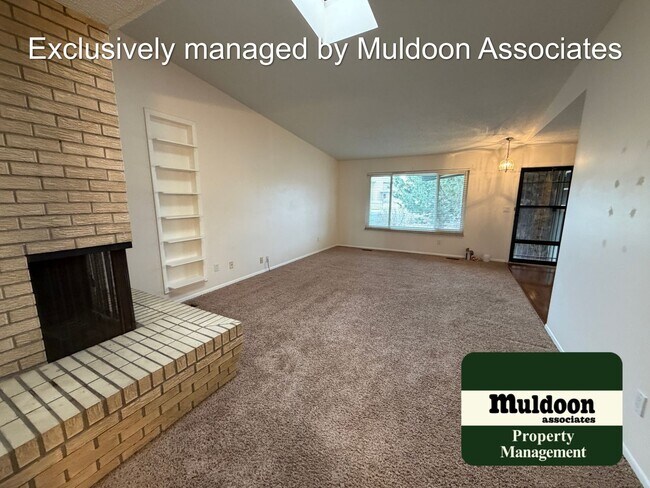 Building Photo - Very Nice Three Bedroom Home with Garage Included! in the Broadmoor Area!