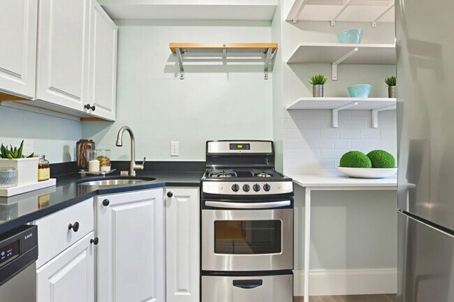 Building Photo - 354 Beacon St