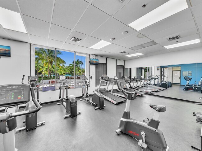 Building Photo - 100 Bayview Dr