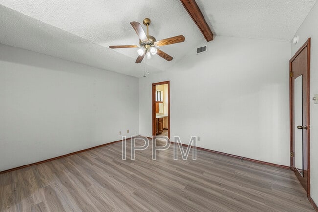 Building Photo - 138 Willow Cir