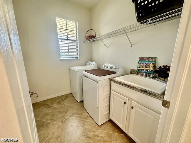 Building Photo - 11600 Golden Oak Terrace