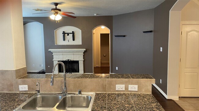 Building Photo - 3518 Ewing Dr