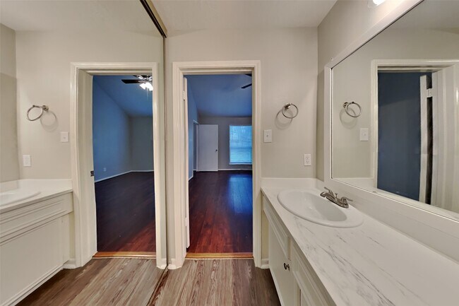 Building Photo - 22719 Garden Canyon Dr