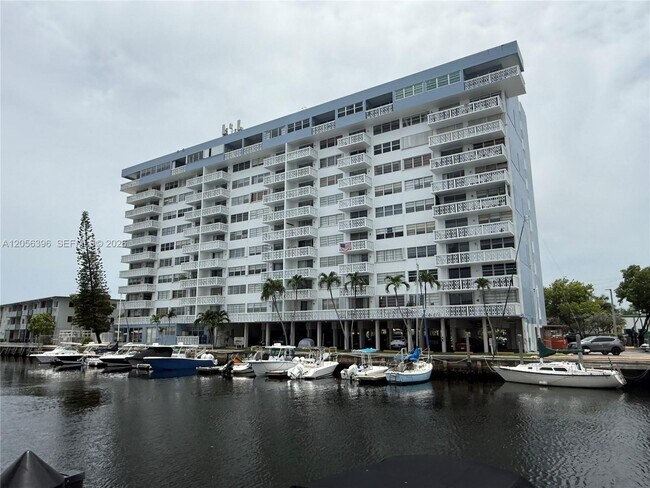 Building Photo - 13155 Ixora Ct