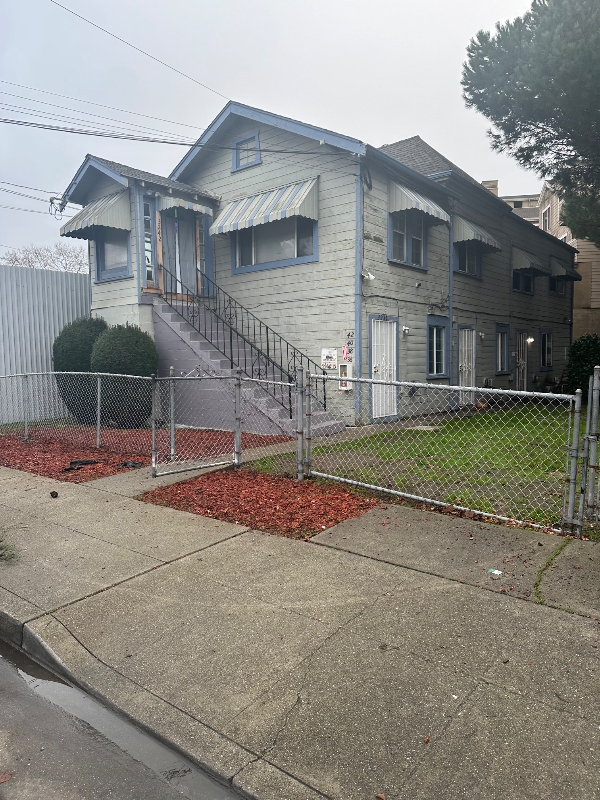 Primary Photo - 3242 Linden St