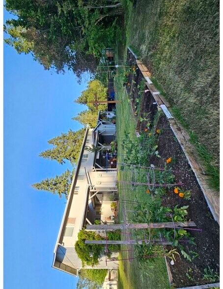 Building Photo - 88096 6th St