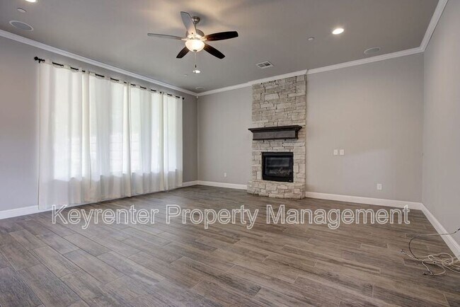 Building Photo - 15121 SE 56th St