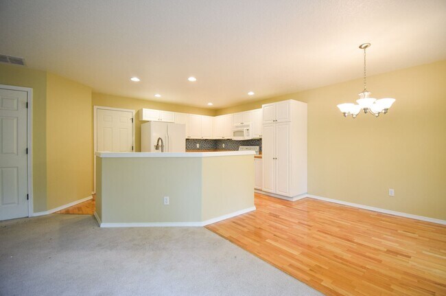 Building Photo - NEW LOWERED RENT!  Wow! Beautiful 4 Bedroo...