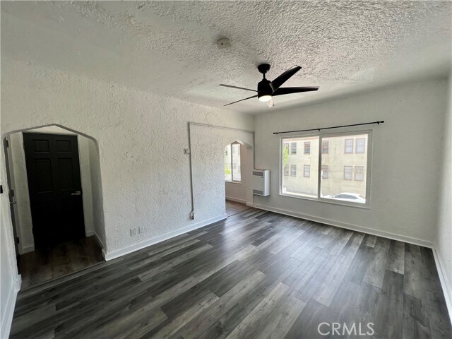 Building Photo - 823 N Gower St