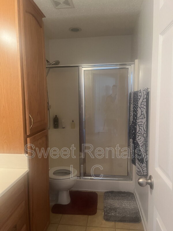 Building Photo - 343 Briarbend Rd