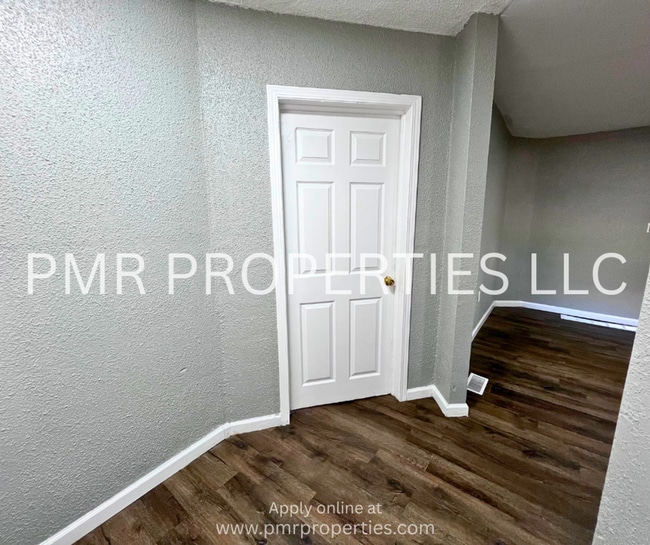 Building Photo - 2 Bedrooms/1 Bathroom House