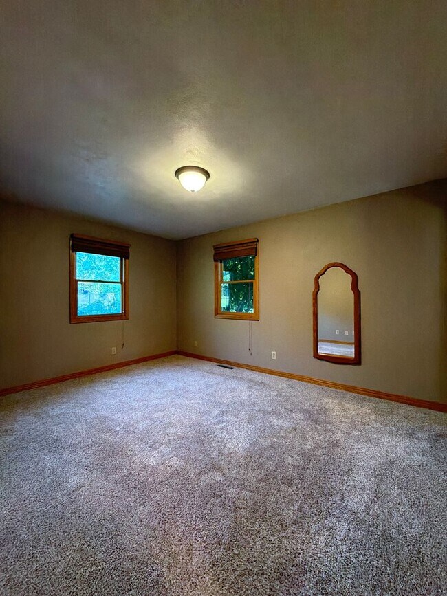 Building Photo - Country Living with Convenient Access 3 Bedroom Brick Ranch Home in Goshen