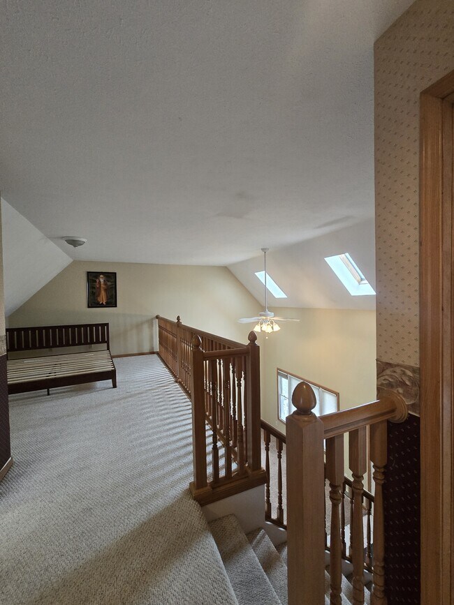 Building Photo - 9444 Windsong Ln