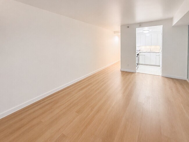 Building Photo - 170 Tremont St
