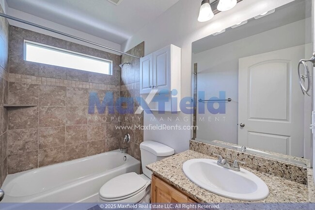 Building Photo - Golf Course Townhouse 3 BD 2.5 BA 2 GA w/ ...