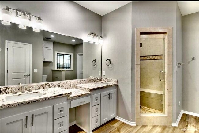 Building Photo - 1422 Seminole Valley Dr