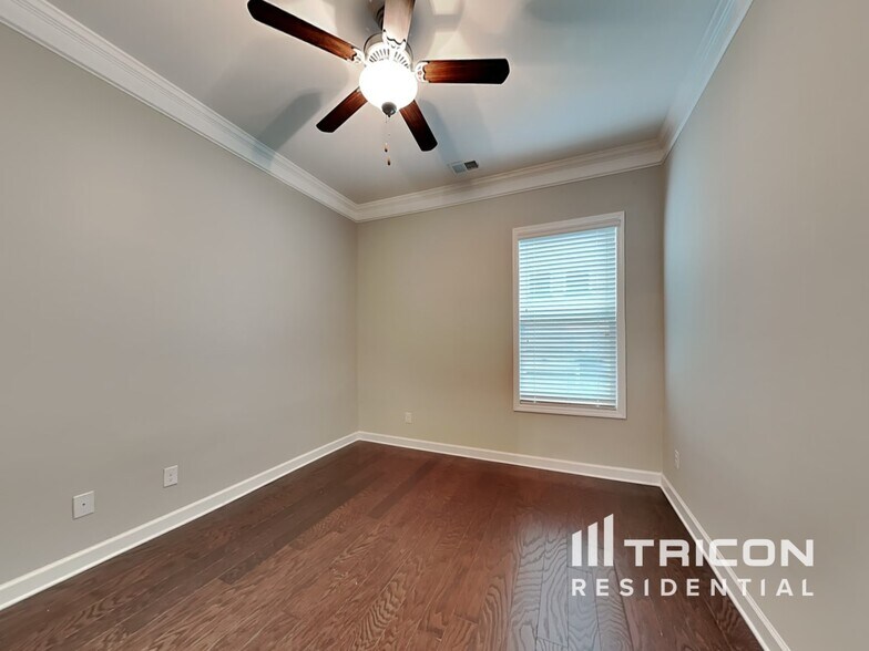 Building Photo - 135 Colonial Ct