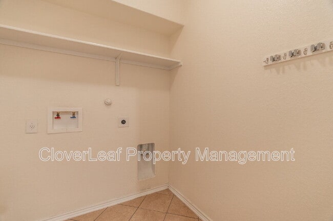 Building Photo - 12119 Sugarberry Way