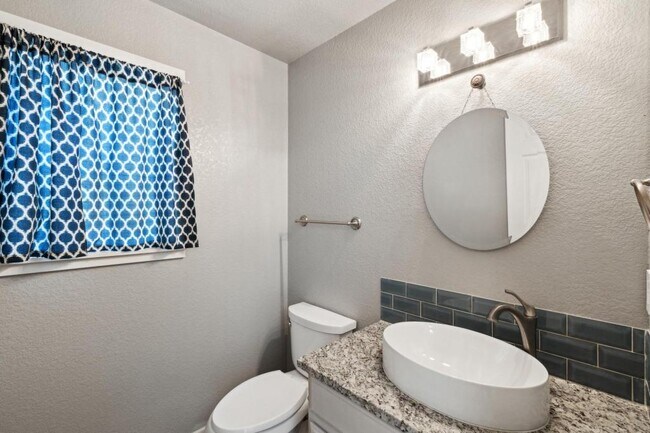 Building Photo - 940 Durum Ct